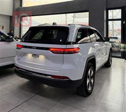 جیپ گراند شیرۆکی